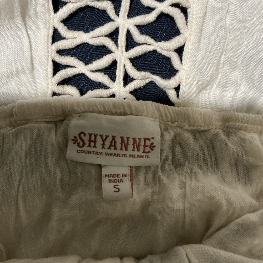 SHYANNE WOMEN'S OFF WHITE EMBROIDERED LACE PEASANT DRESS - Picture 12 of 15